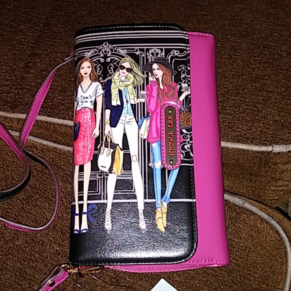 Nicole lee wallet